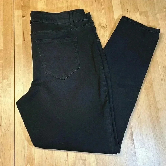 2 for$15 Maurice’s Black Jeans Size 20 Short - Picture 1 of 11
